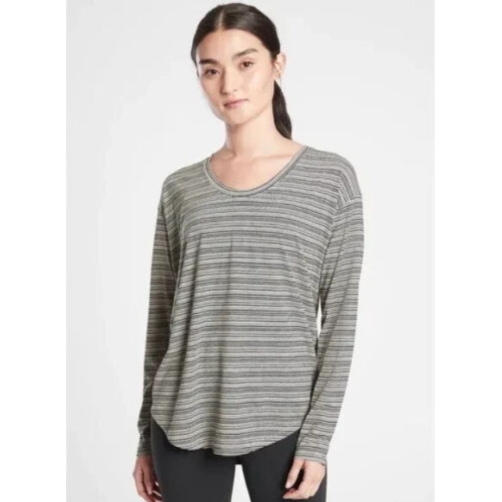 Athleta‎ Cloudlight Stratus Top Size Medium Beige Gray Striped Long Sleeve